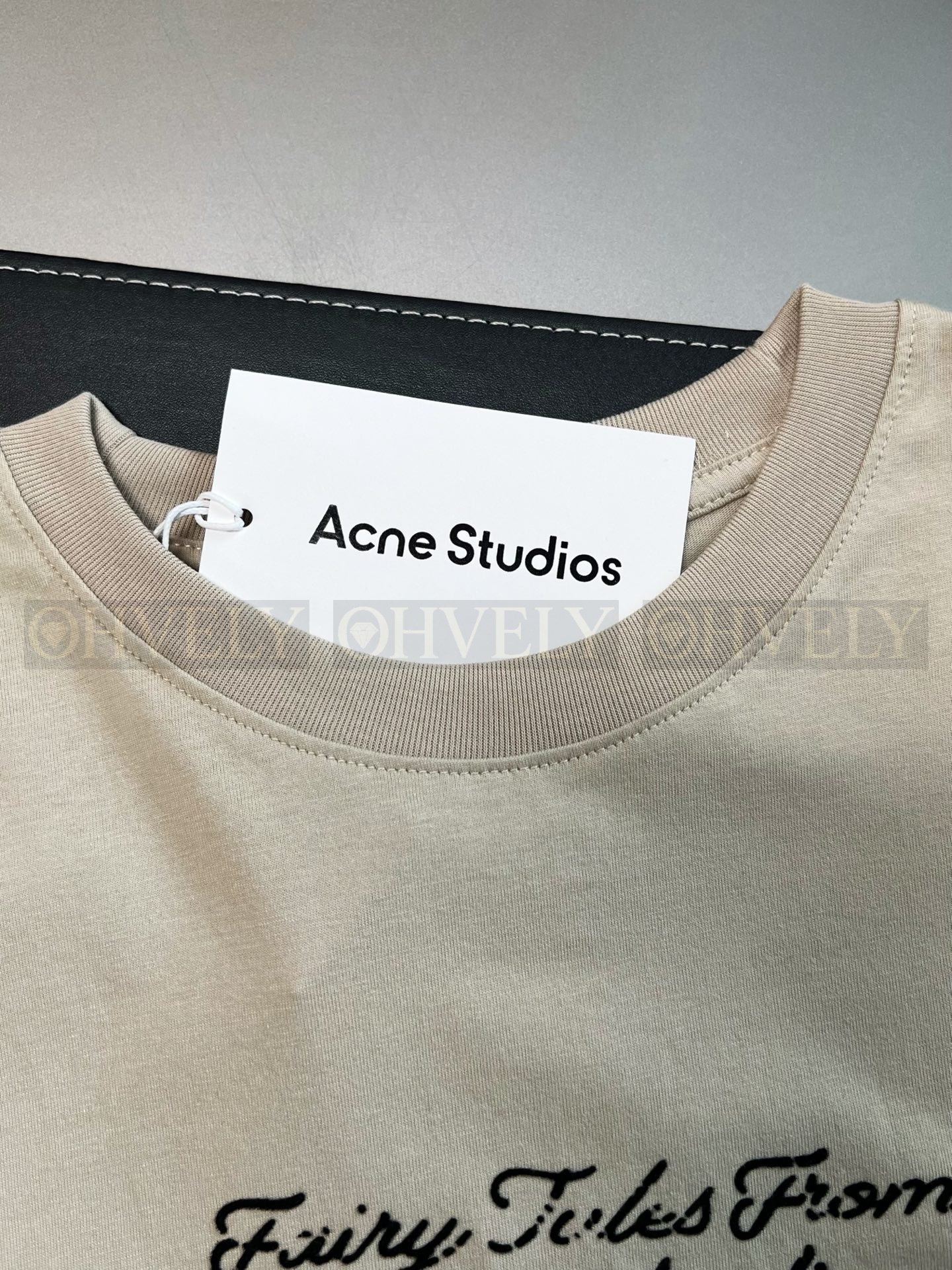 【 ZP버전 】아크네 스튜디오 Acne Studios 플로라간탄 13 스톡홀름 로고 자수 티셔츠 상품 썸네일