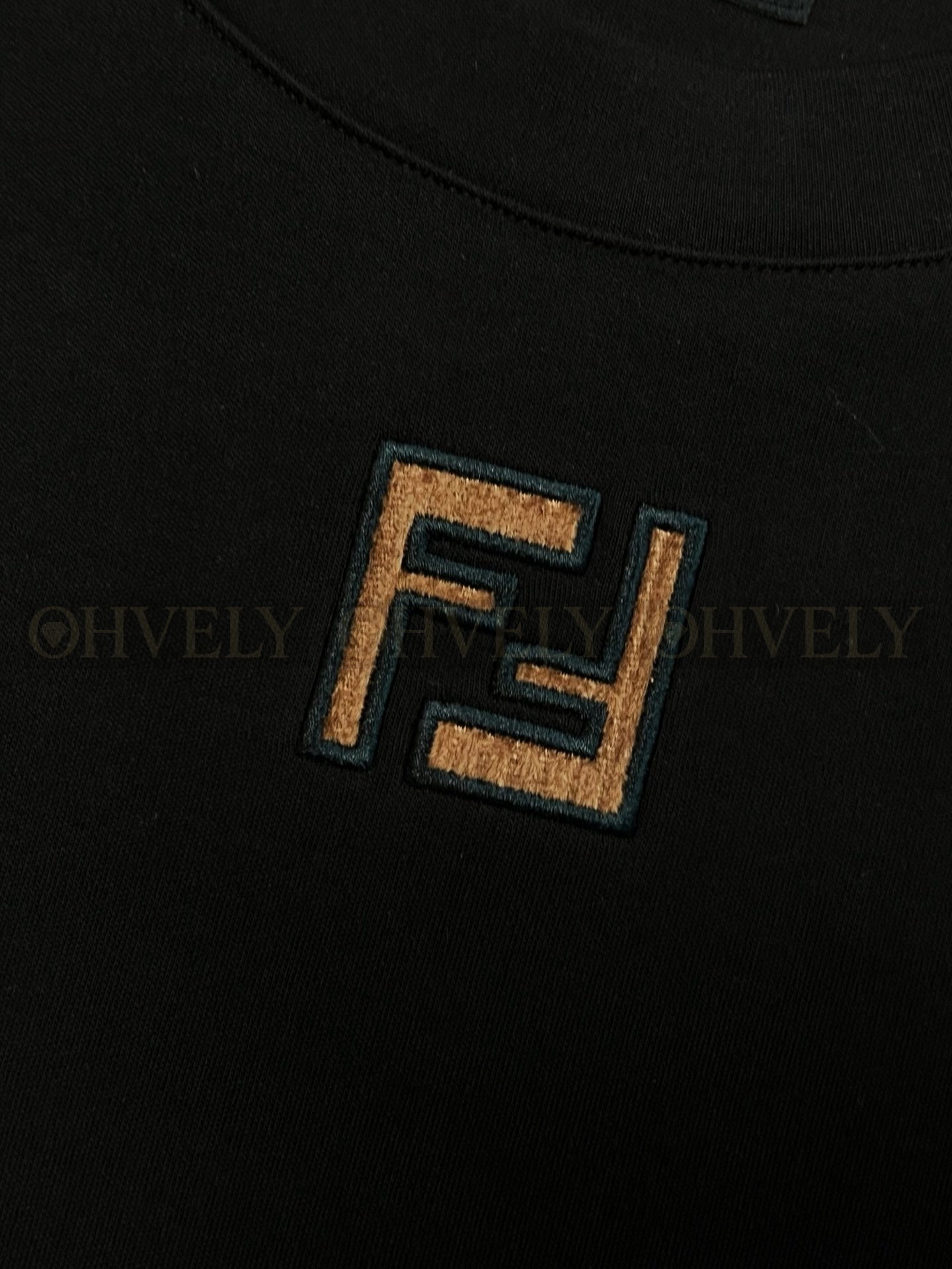 【 ZP버전 】펜디 Fendi FF 로고 코듀로이 패치 티셔츠 상품 썸네일