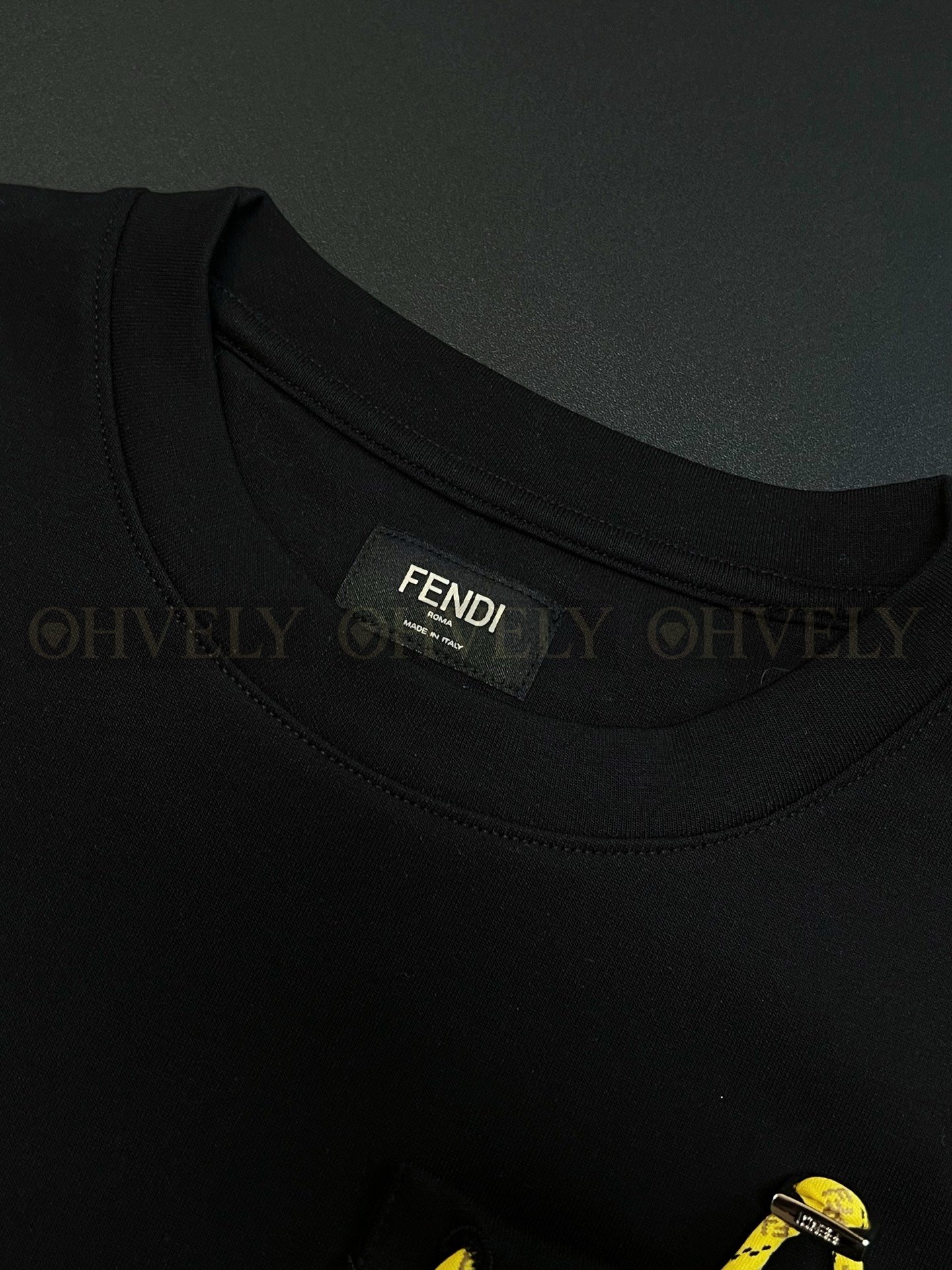 【 ZP버전 】펜디 Fendi 드로스트링 포켓 디테일 코튼 티셔츠 상품 썸네일
