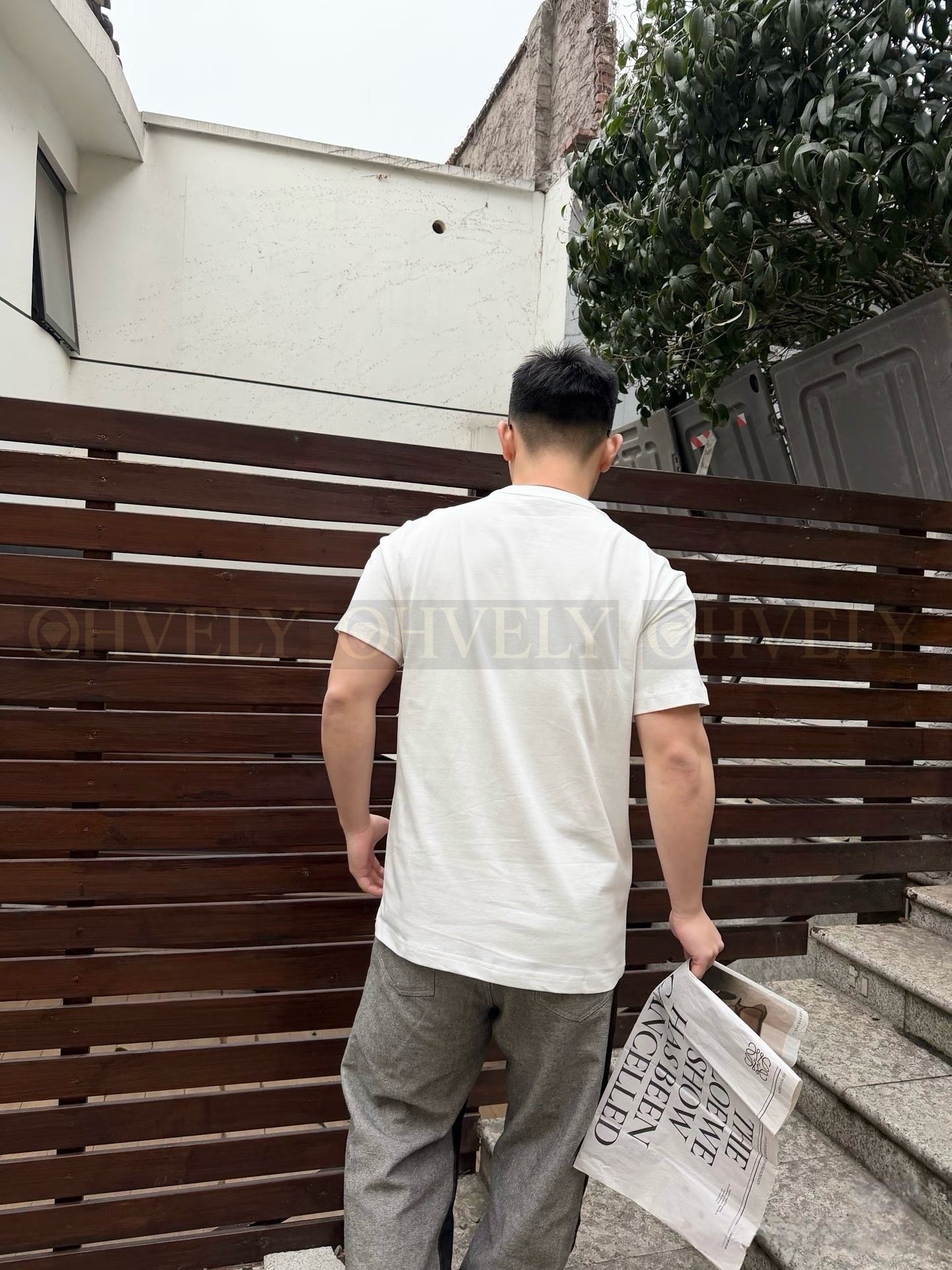【 ZP버전 】몽클레르 대비 배색 넥 라인 자수 로고 반팔 티셔츠 상품 썸네일
