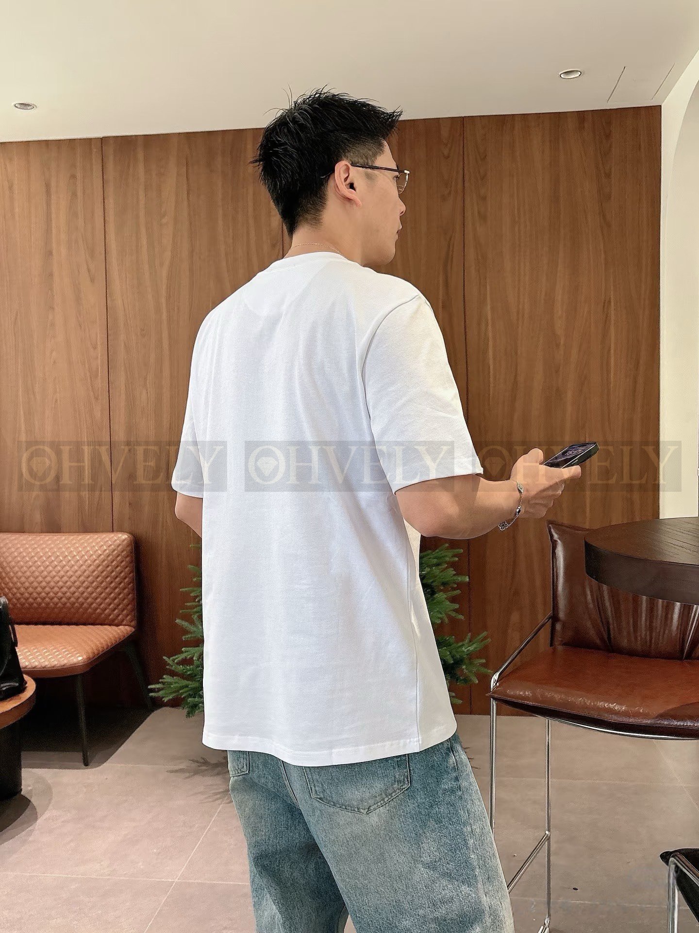 【 ZP버전 】몽클레르 실리콘 로고 프린트 반팔 티셔츠 상품 썸네일