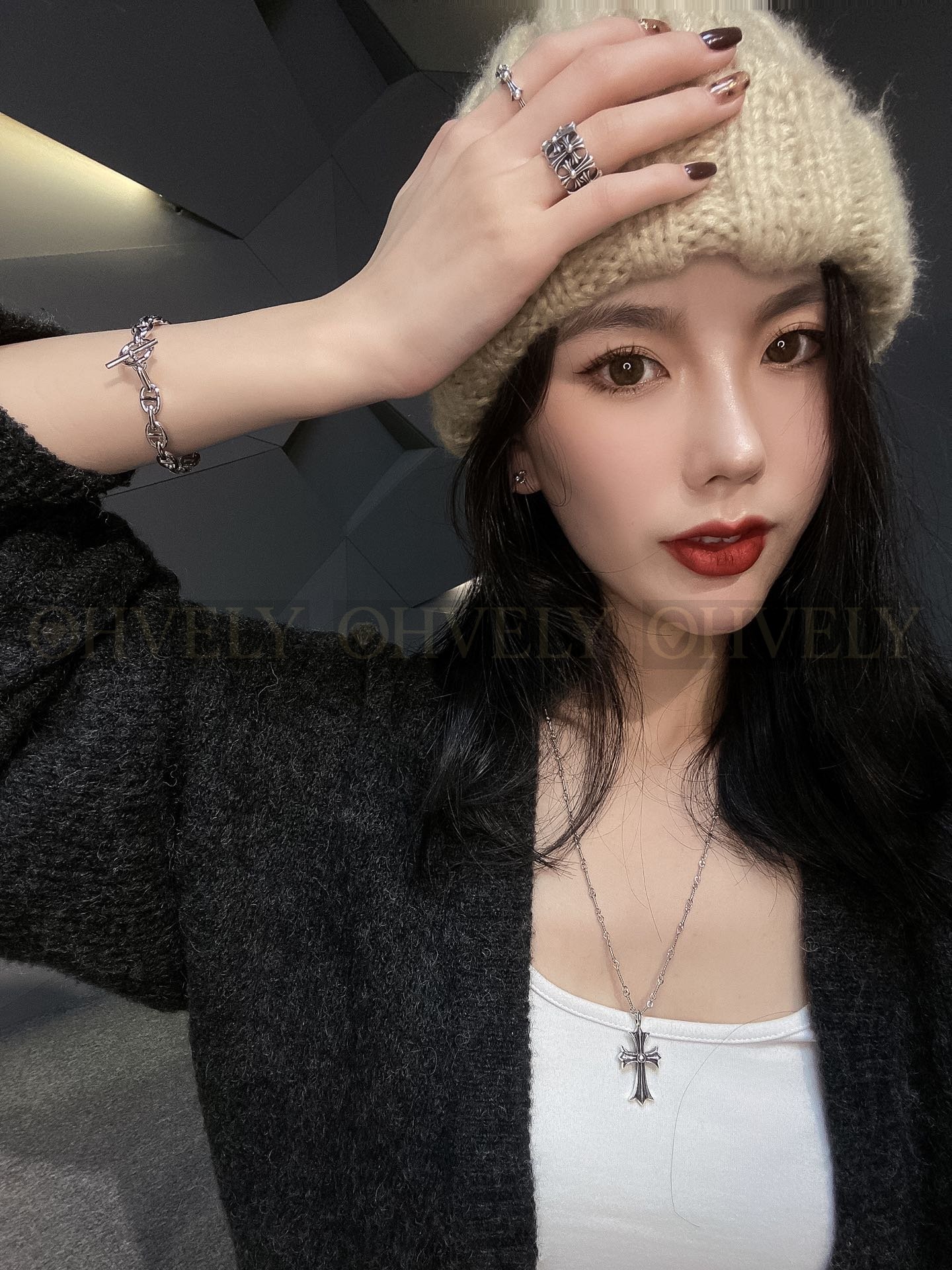 【 ZP 버전 】크롬하츠 타이니 CH 크로스 목걸이 상품 썸네일
