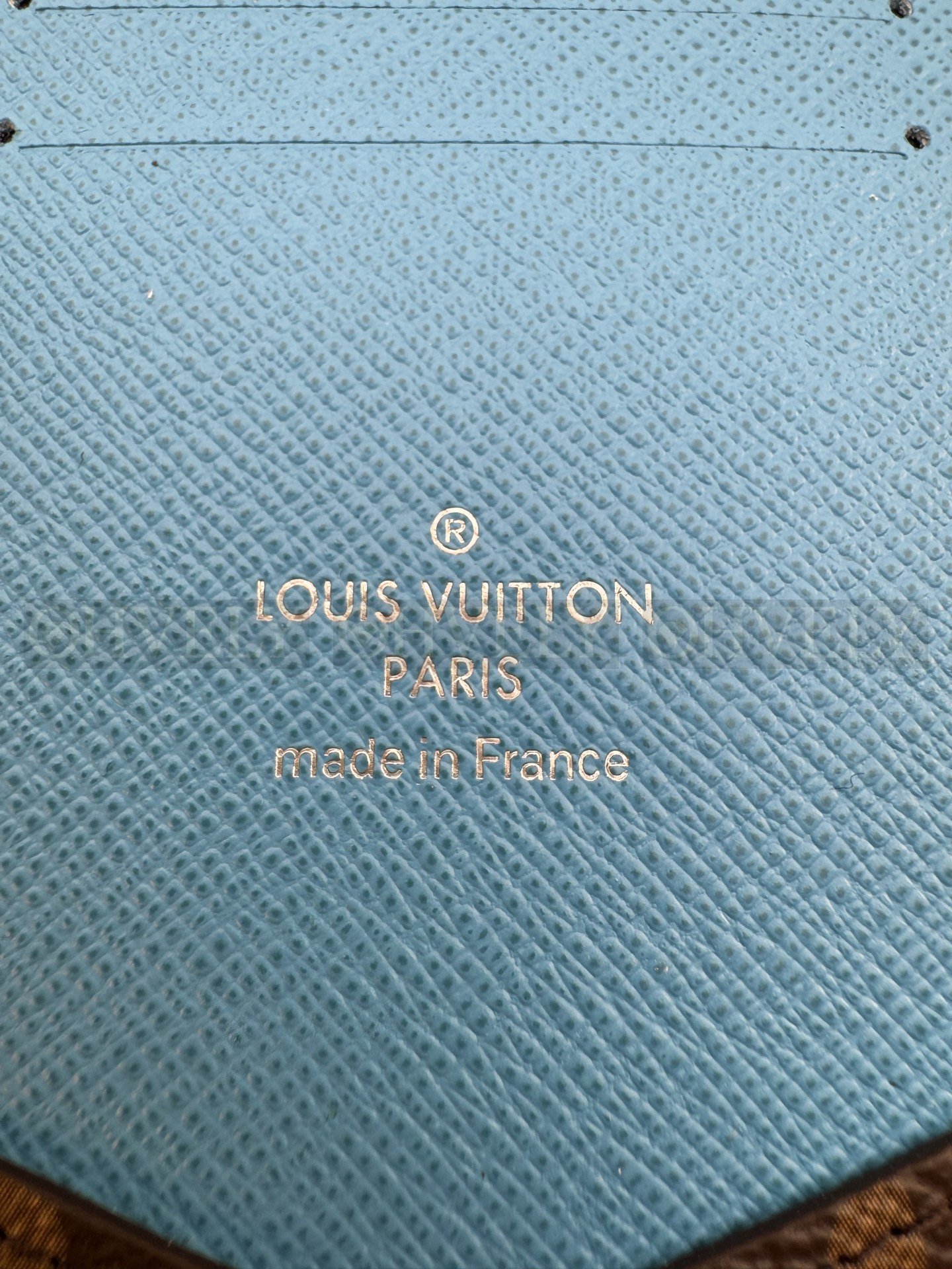 【 ZP 버전 】루이비통 Louis Vuitton 패스포트 커버 모노그램 블루 상품 썸네일