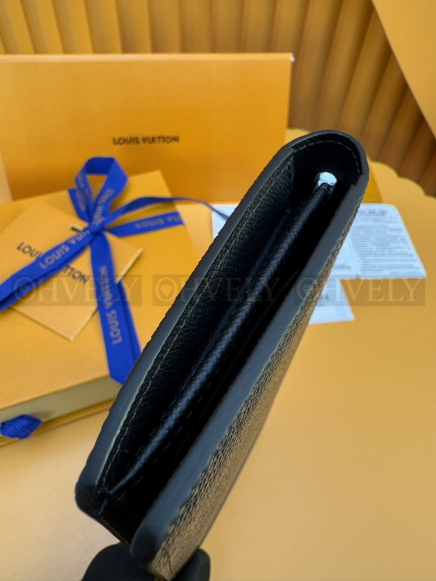 【 ZP 버전 】루이비통 Louis Vuitton 브라자 월릿 타이가 블랙 상품 썸네일