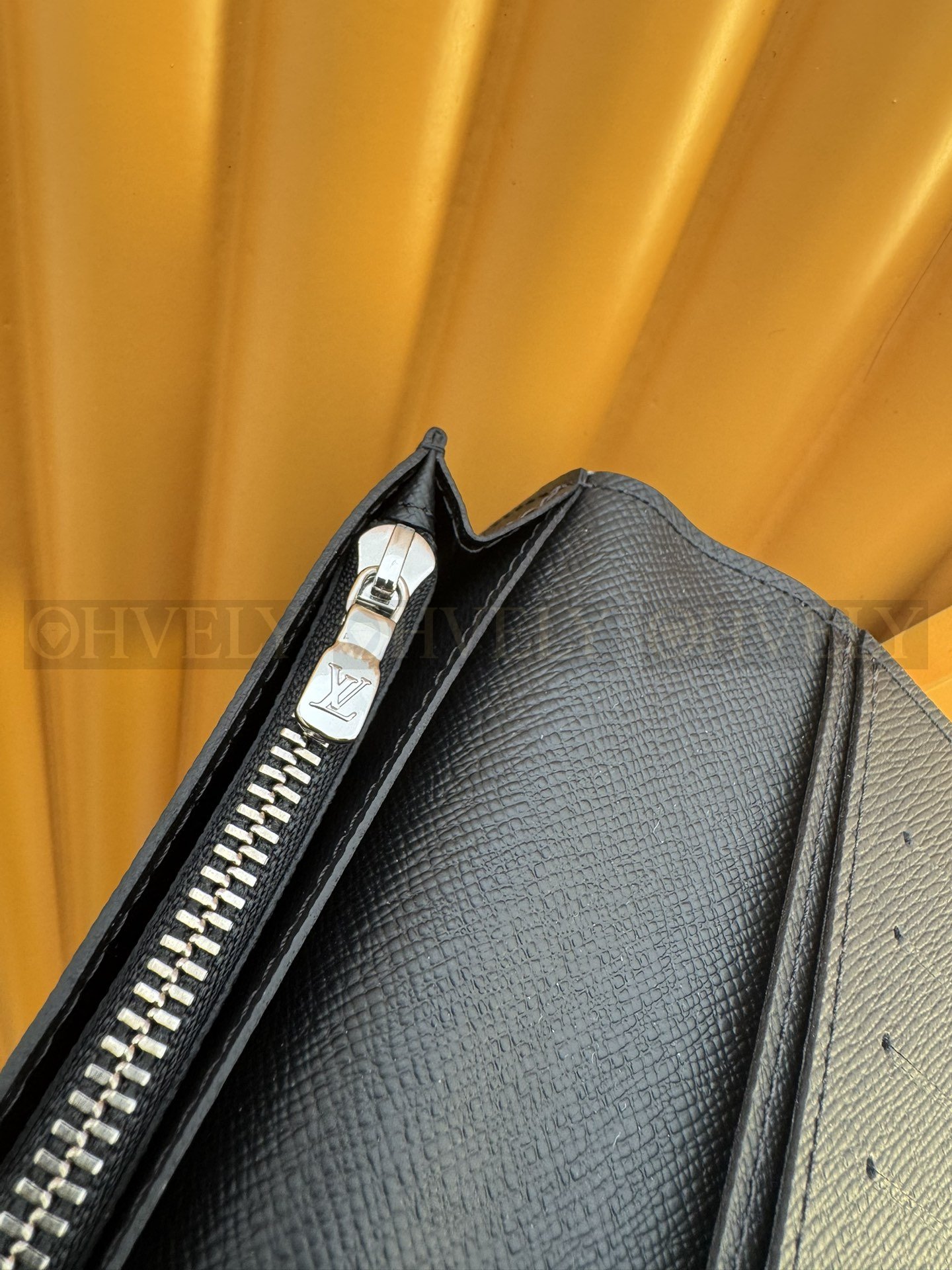【 ZP 버전 】루이비통 Louis Vuitton 브라자 월릿 타이가 블랙 상품 썸네일