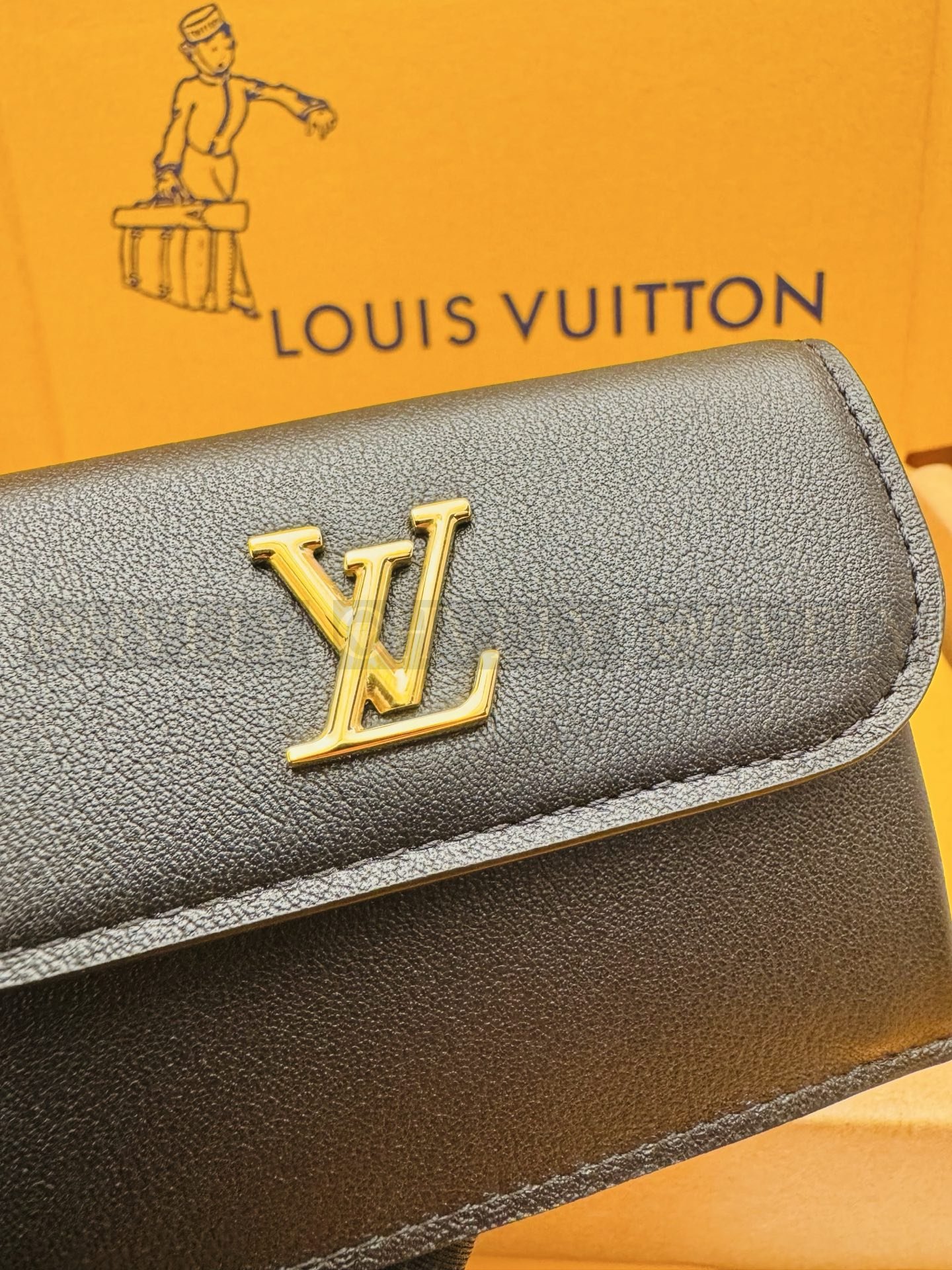 【 ZP 버전 】 루이비통 타이니 렉토 벌소 카드 홀더 LV 블룸 블랙 상품 썸네일