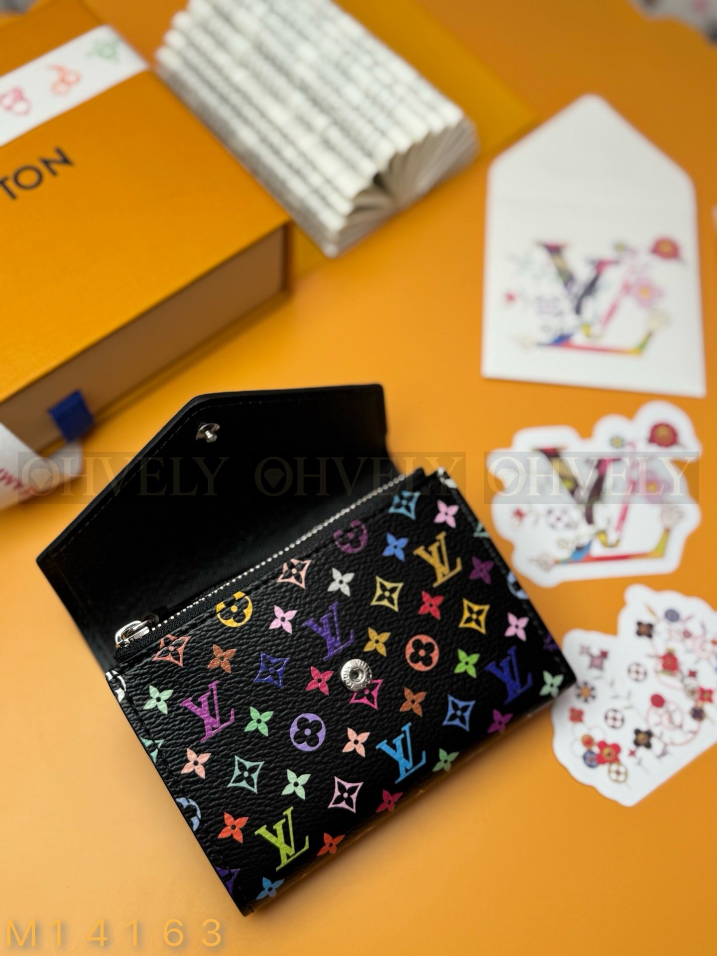 【 ZP 버전 】루이비통 LV x TM 빅토린 월릿 블랙 멀티컬러 상품 썸네일