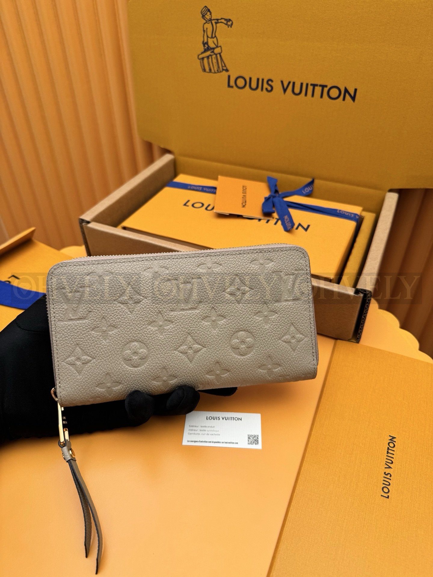 【 ZP 버전 】 루이비통 모노그램 앙프렝뜨 지피 월릿 투르텔 베이지 상품 썸네일