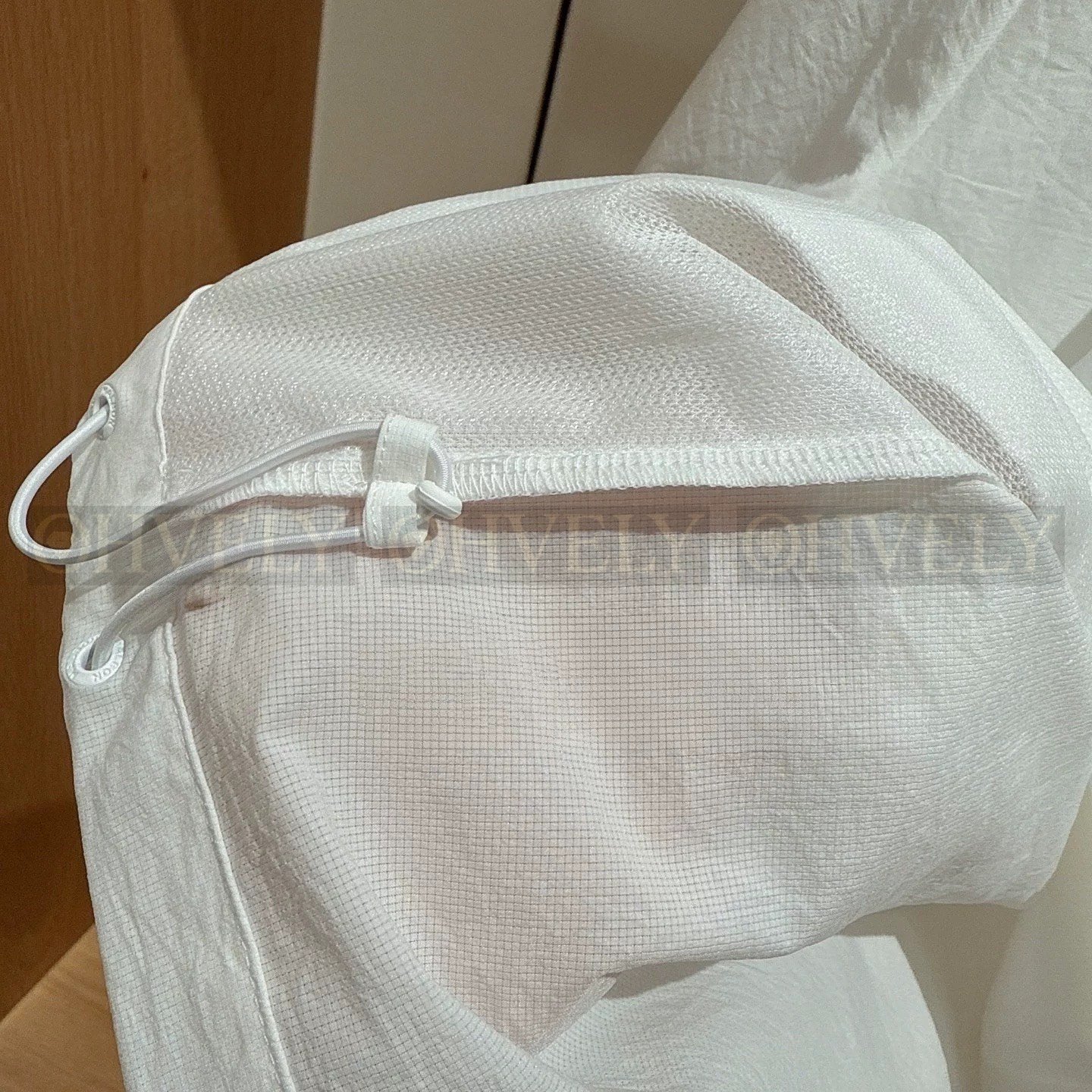 Malbon 말본 남성 스크립트 백 로고 오픈 카라 아노락 반소매 티셔츠 (화이트/네이비/블랙) 상품 썸네일