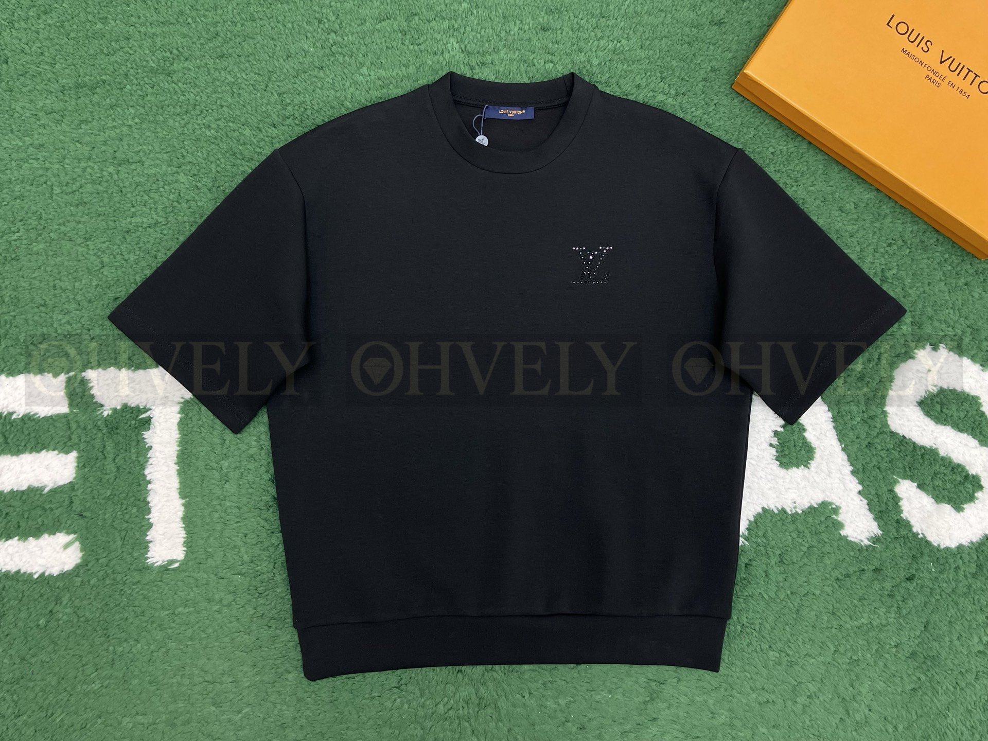 【 ZP버전 】루이비통 크리스탈 LV 로고 반소매 스웨트셔츠 블랙 상품 썸네일