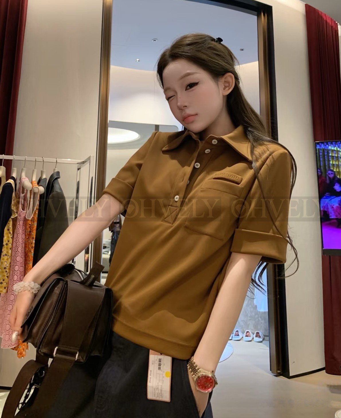【 ZP버전 】미우미우 런웨이 카라멜 폴로 반팔 티셔츠 상품 썸네일