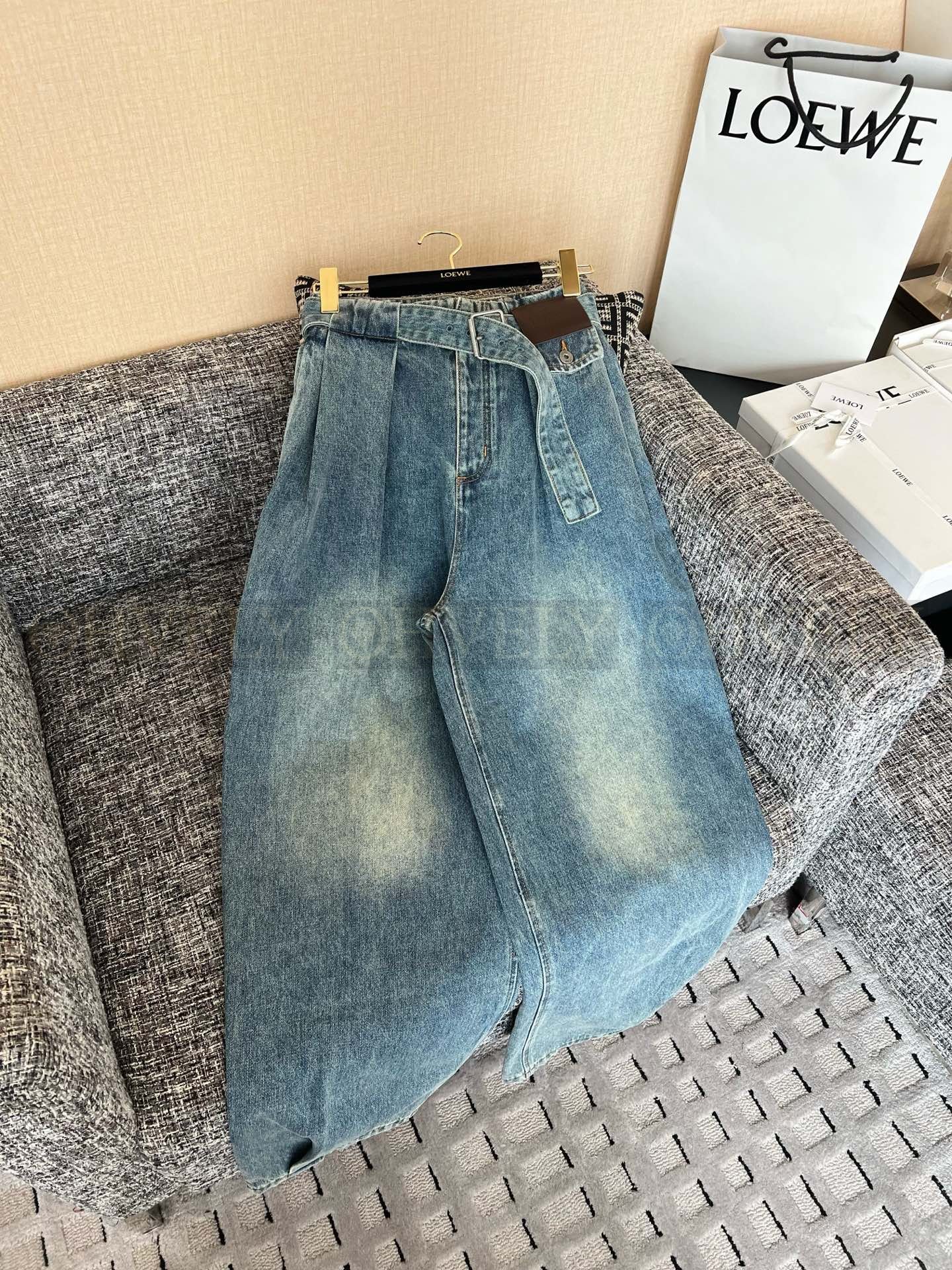 【 ZP버전 】로에베 플리츠 벨티드 배기 데님 팬츠 블루 상품 썸네일