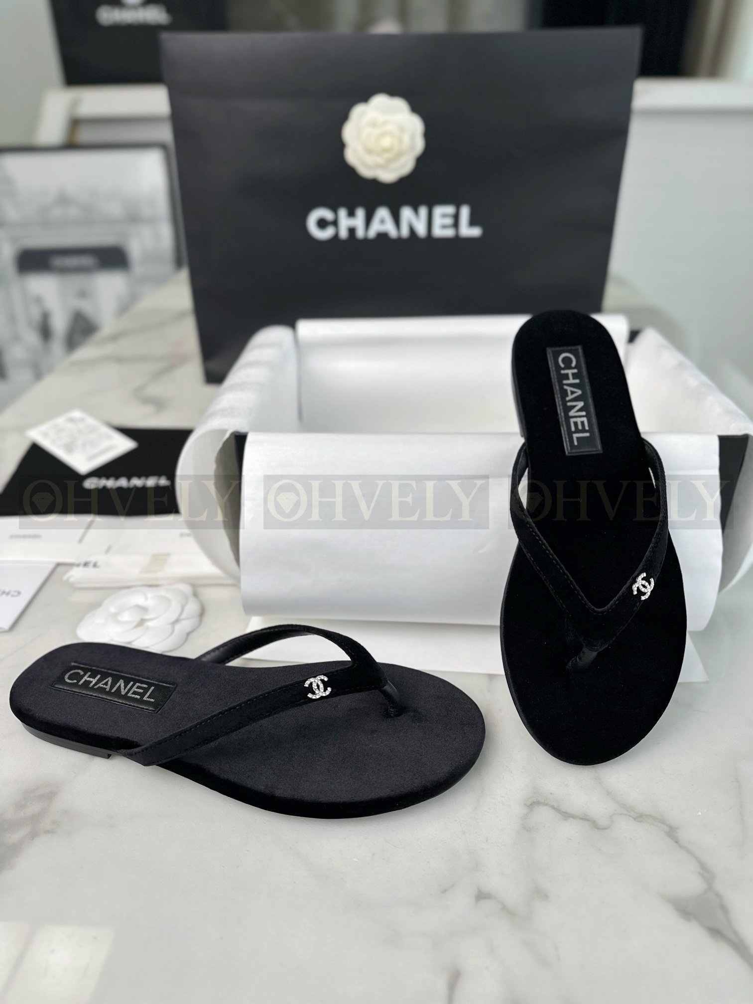 【 ZP버전 】CN 로고 벨벳 플립플롭 쪼리 샌들 블랙 상품 썸네일