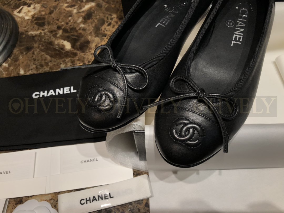 【 ZP버전 】CN 램스킨 리본 발레리나 플랫슈즈 화이트 블랙 상품 썸네일
