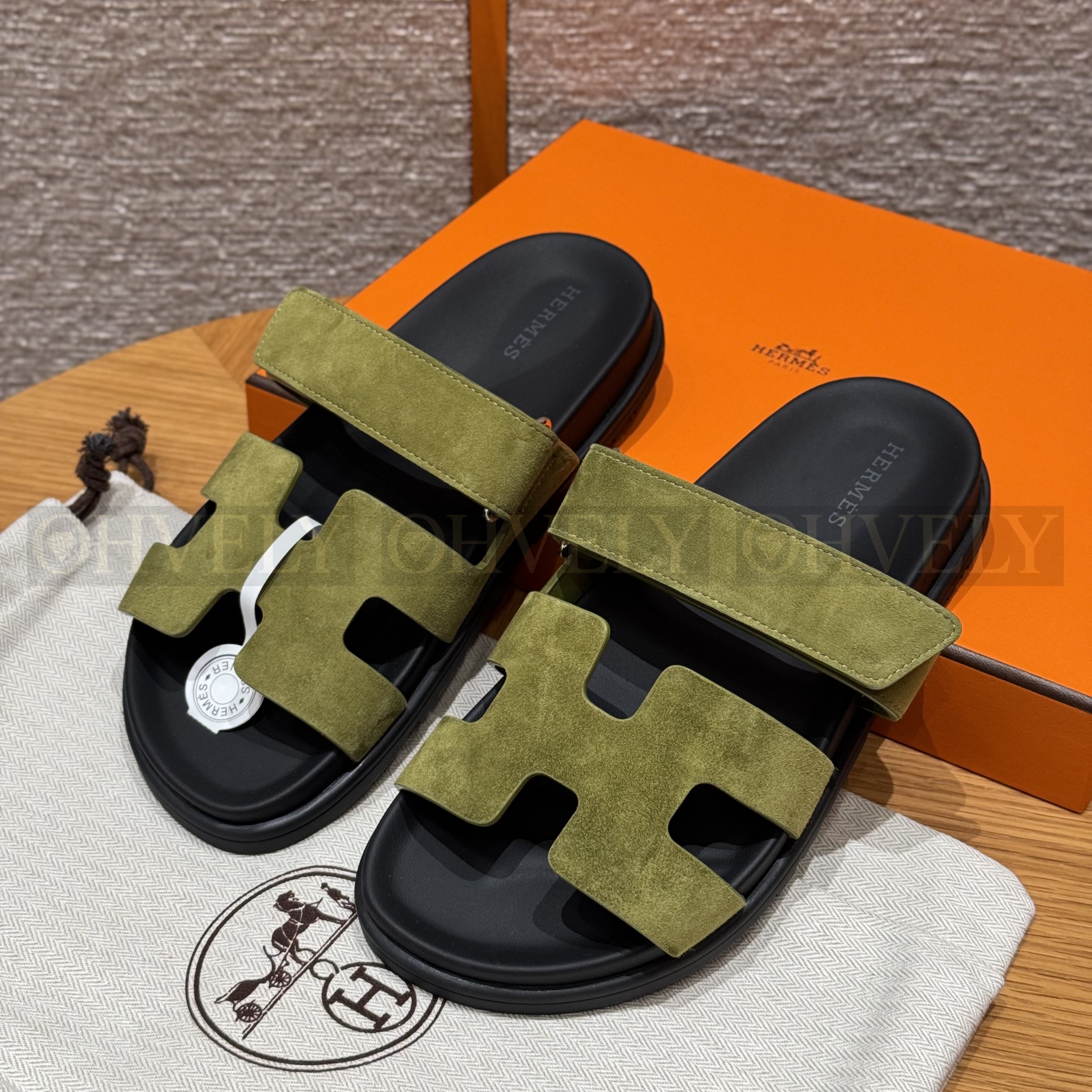 【 ZP버전 】H 치프레 샌들 카키 스웨이드 셰브르