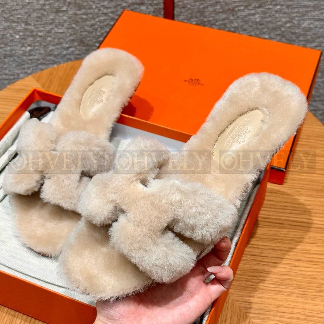 【 ZP버전 】H 오란 숄 시어링 무통 샌들 슬리퍼 베이지 카멜 상품 썸네일