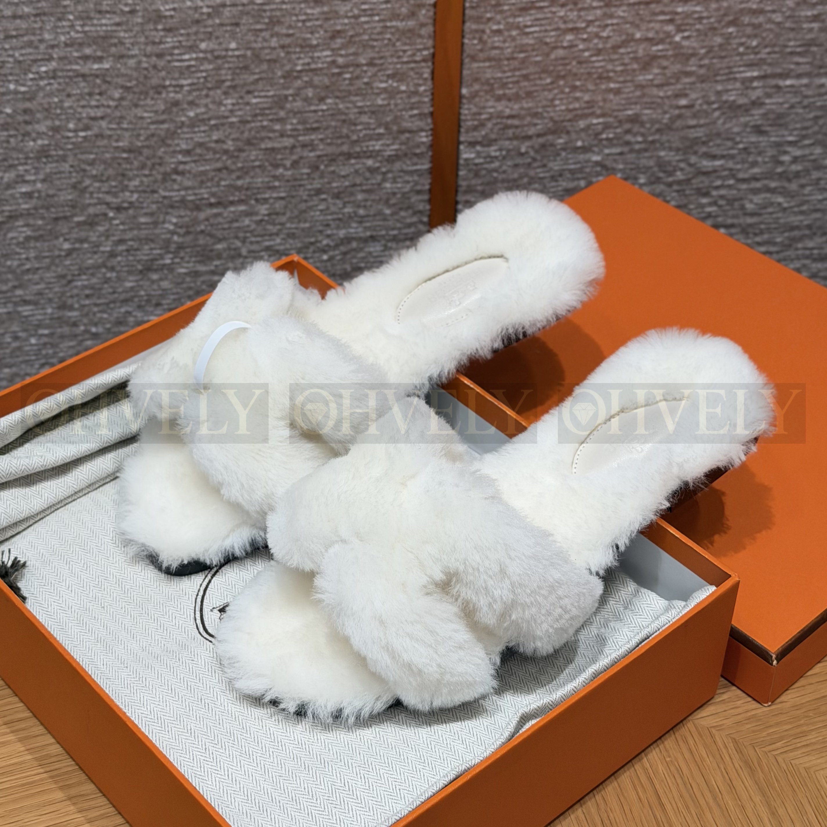 【 ZP버전 】H 오란 숄 시어링 무통 샌들 슬리퍼 블랑