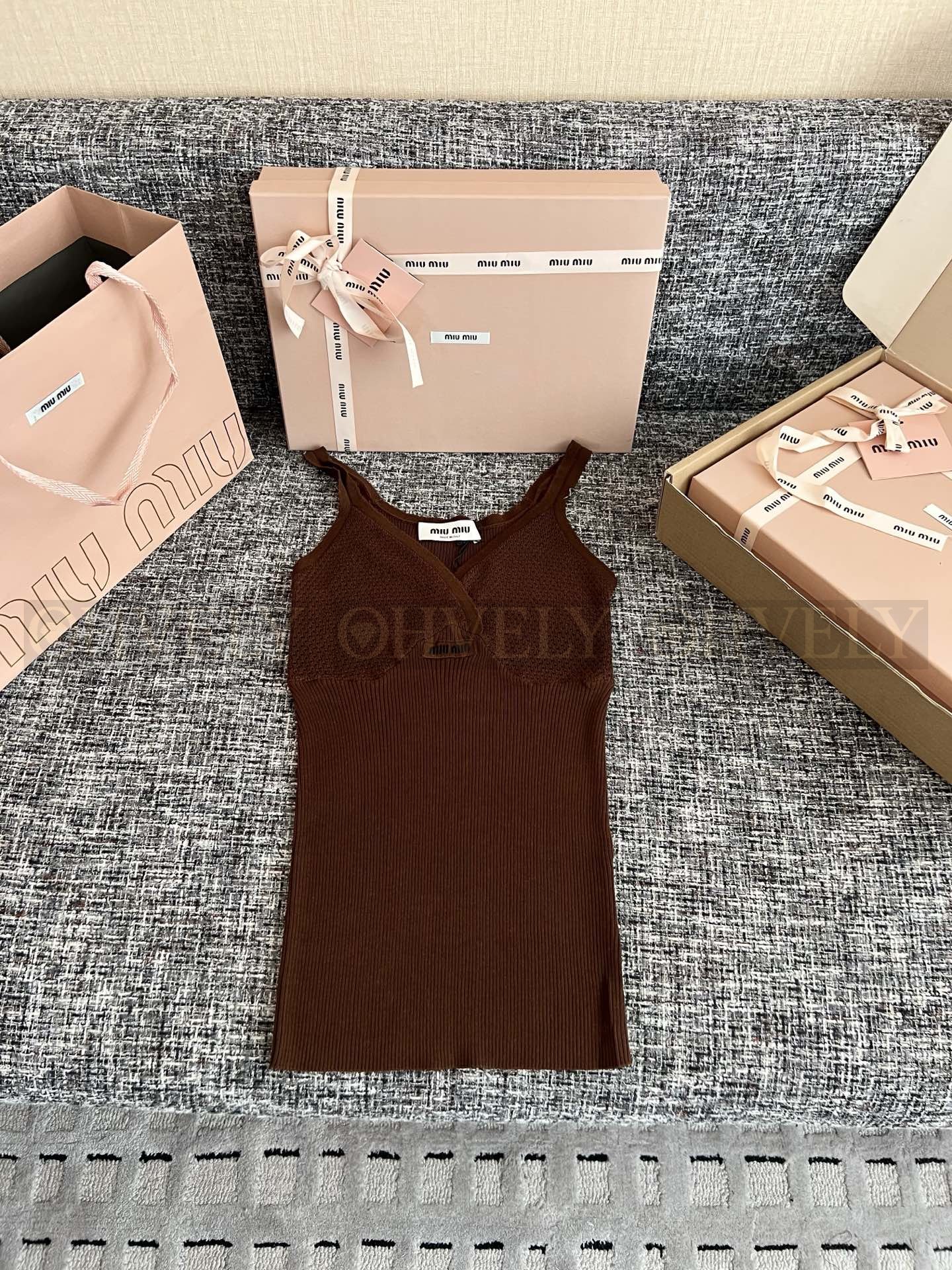 【 ZP버전 】MIU  V넥 펀칭 니트 나시 탑 베스트 상품 썸네일