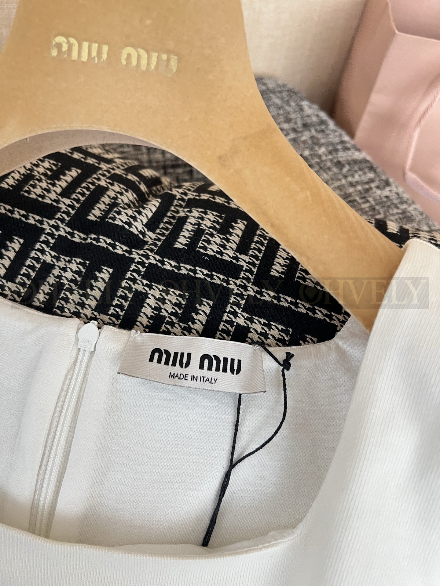 【 ZP버전 】MIU 화이트 슬림핏 원피스 상품 썸네일