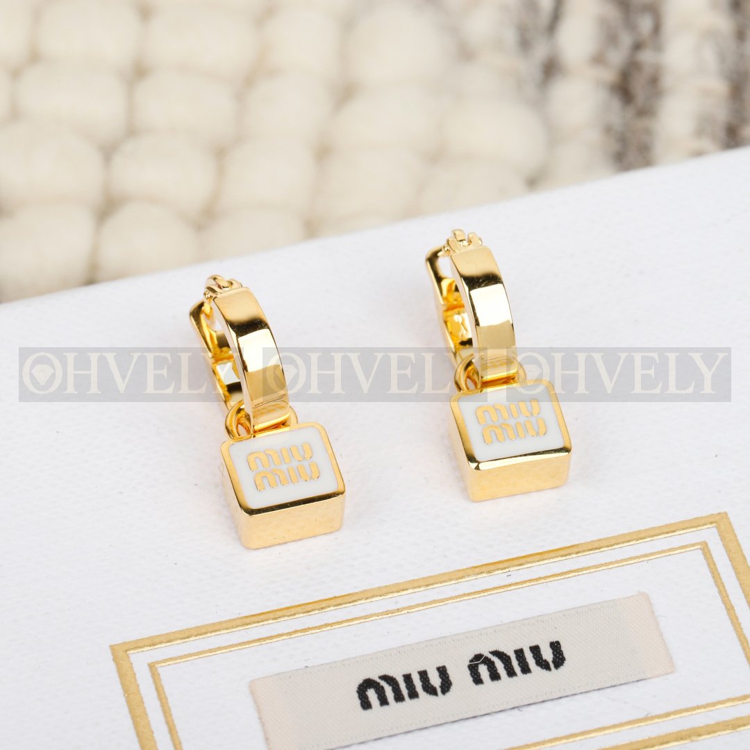 【 ZP버전 】MIU 에나멜 스퀘어 드롭 귀걸이 상품 썸네일