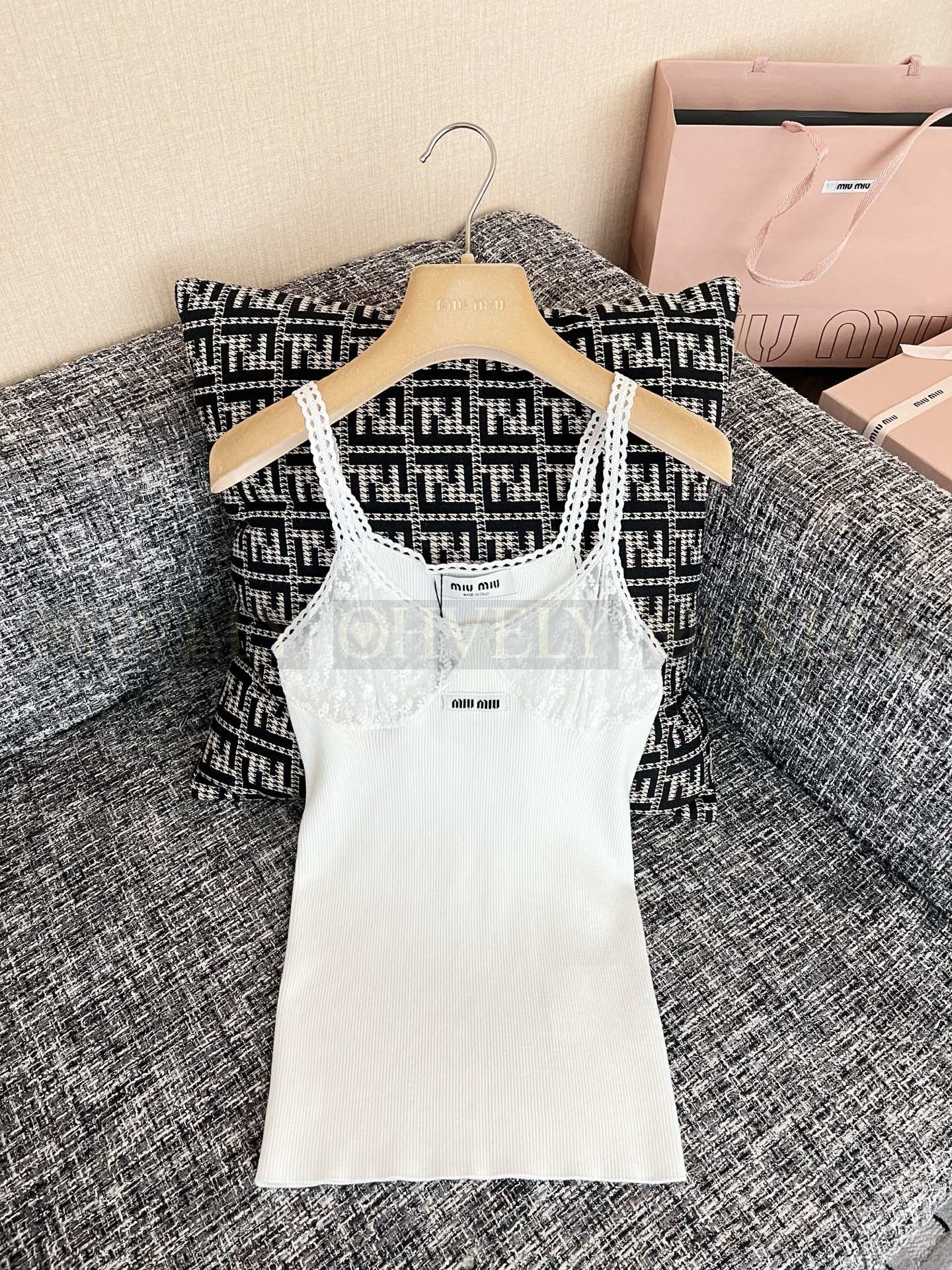 【 ZP버전 】MIU 레이스 패치워크 니트 뷔스티에 나시 상품 썸네일