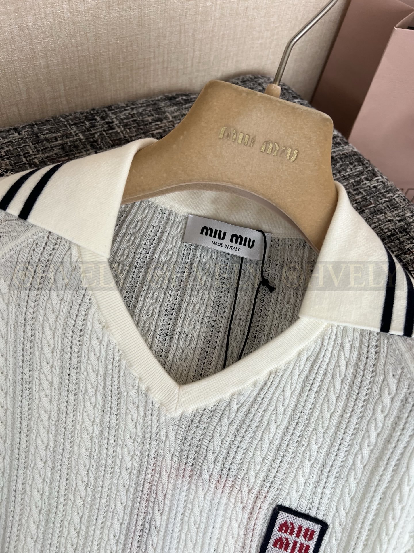 【 ZP버전 】Miu V넥 니트 폴로 반팔 티셔츠 상품 썸네일