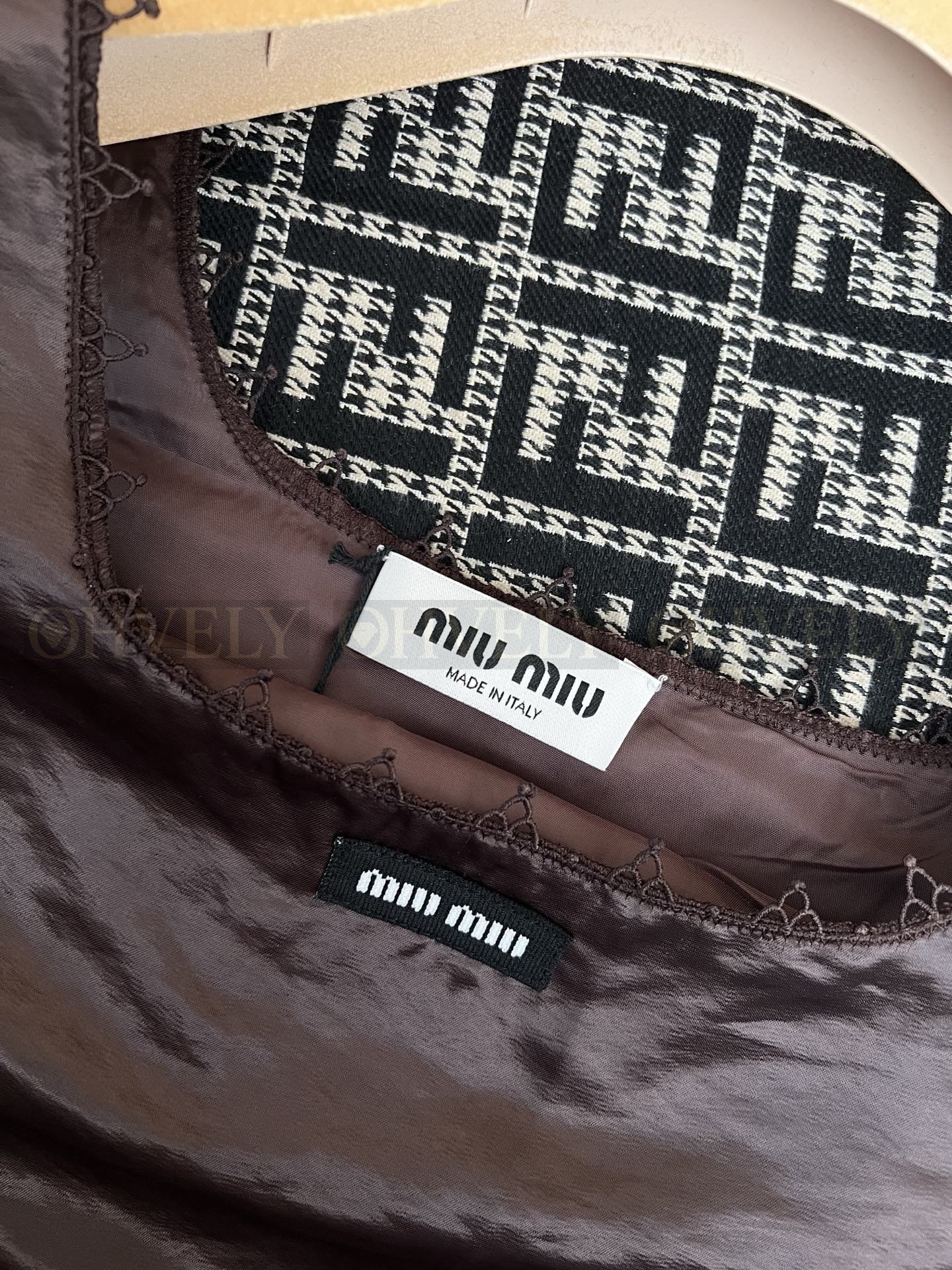 【 ZP버전 】MIU 초콜릿 민소매 베스트 상품 썸네일