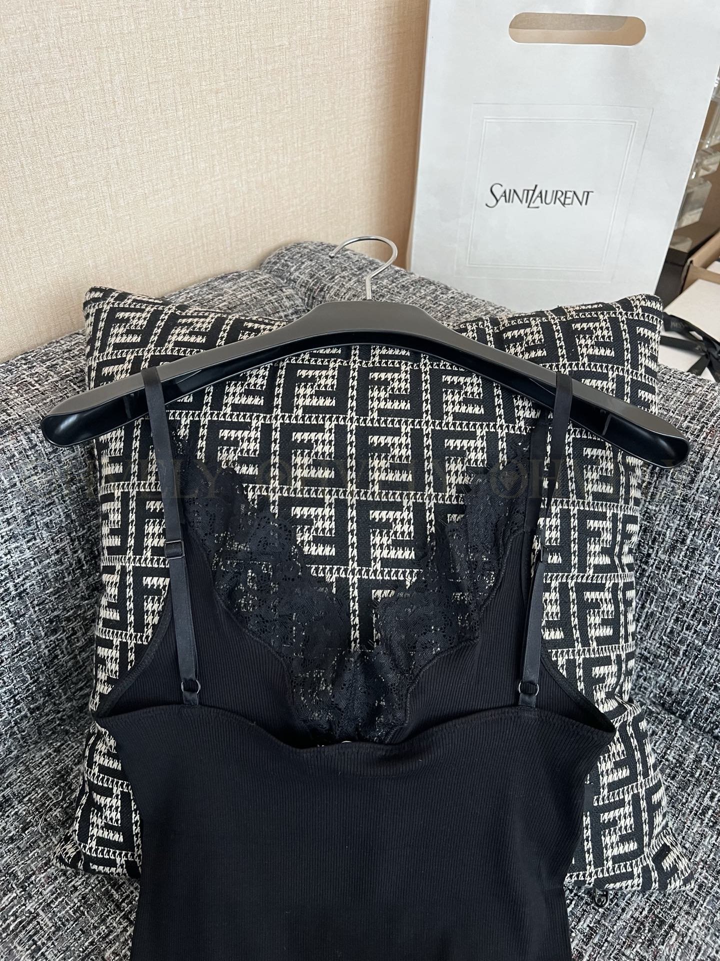 【 ZP버전 】YSL 레이스 레이시 브이넥 뷔스티에 나시 상품 썸네일
