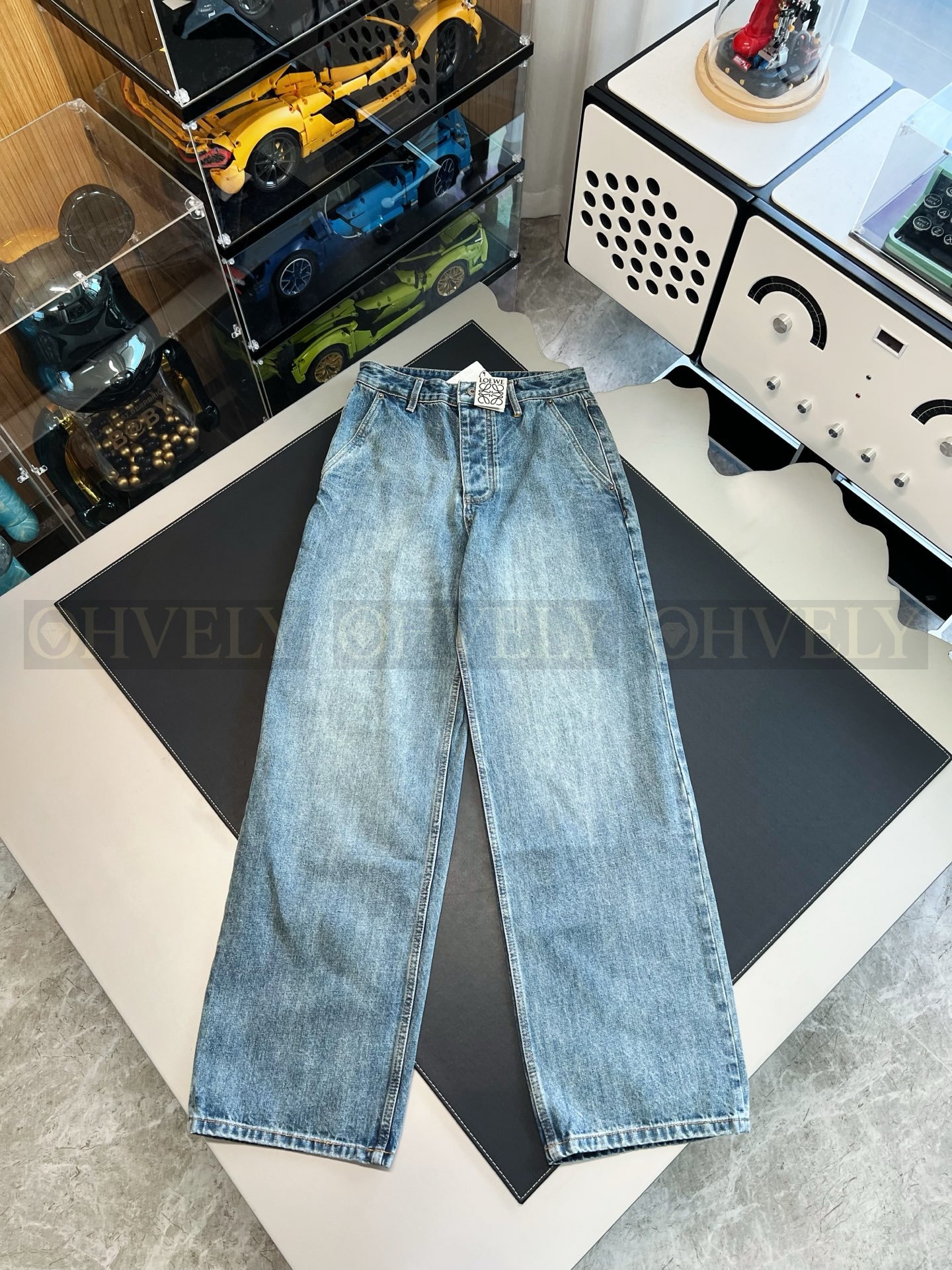 【 ZP버전 】LOW 엠보스 가죽 패치 데님 팬츠 상품 썸네일