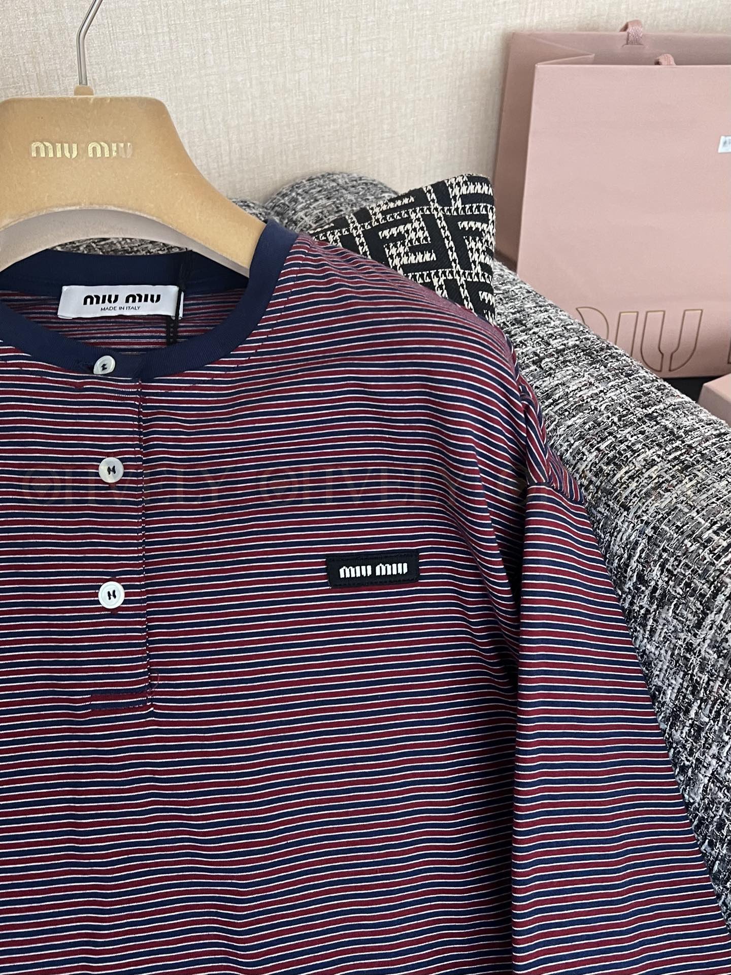 【 ZP버전 】MIU 바이올렛 파인 스트라이프 긴팔 티셔츠 상품 썸네일