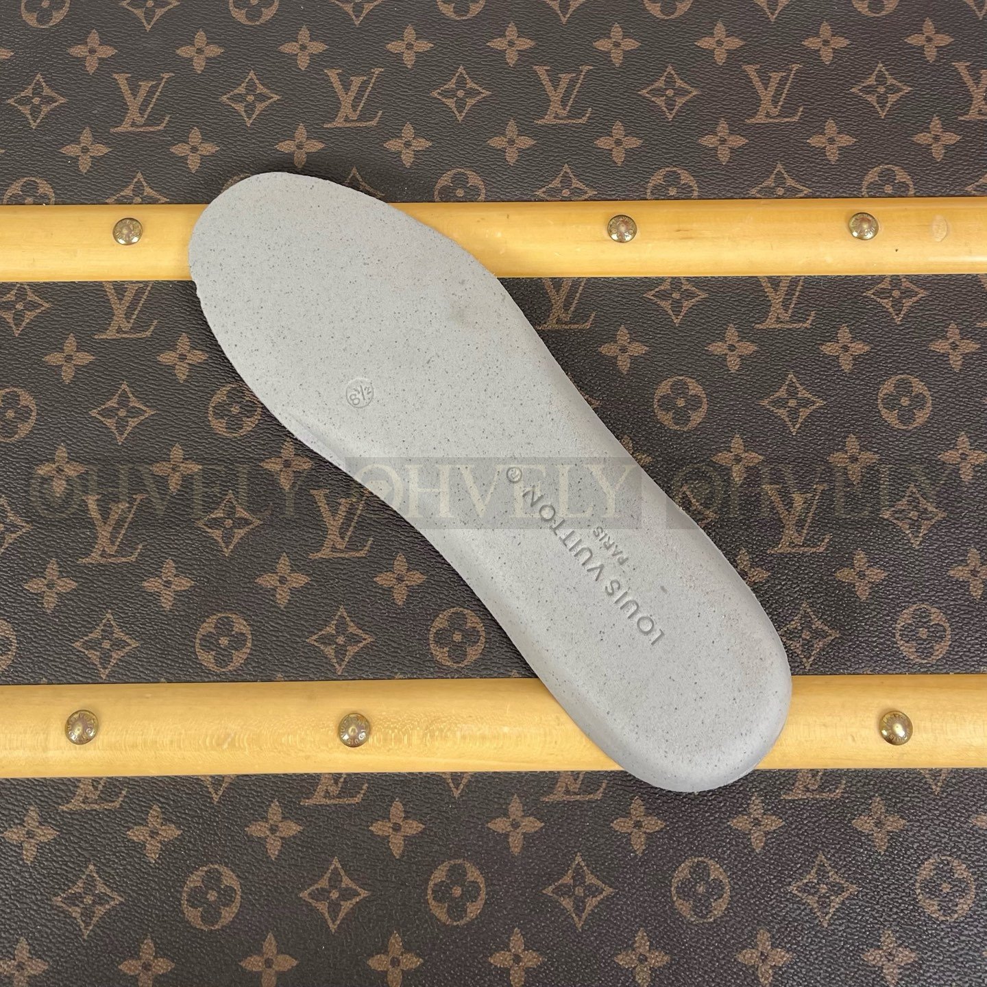 【 ZP버전 】LV 버터소프트 스니커즈 베이지 상품 썸네일