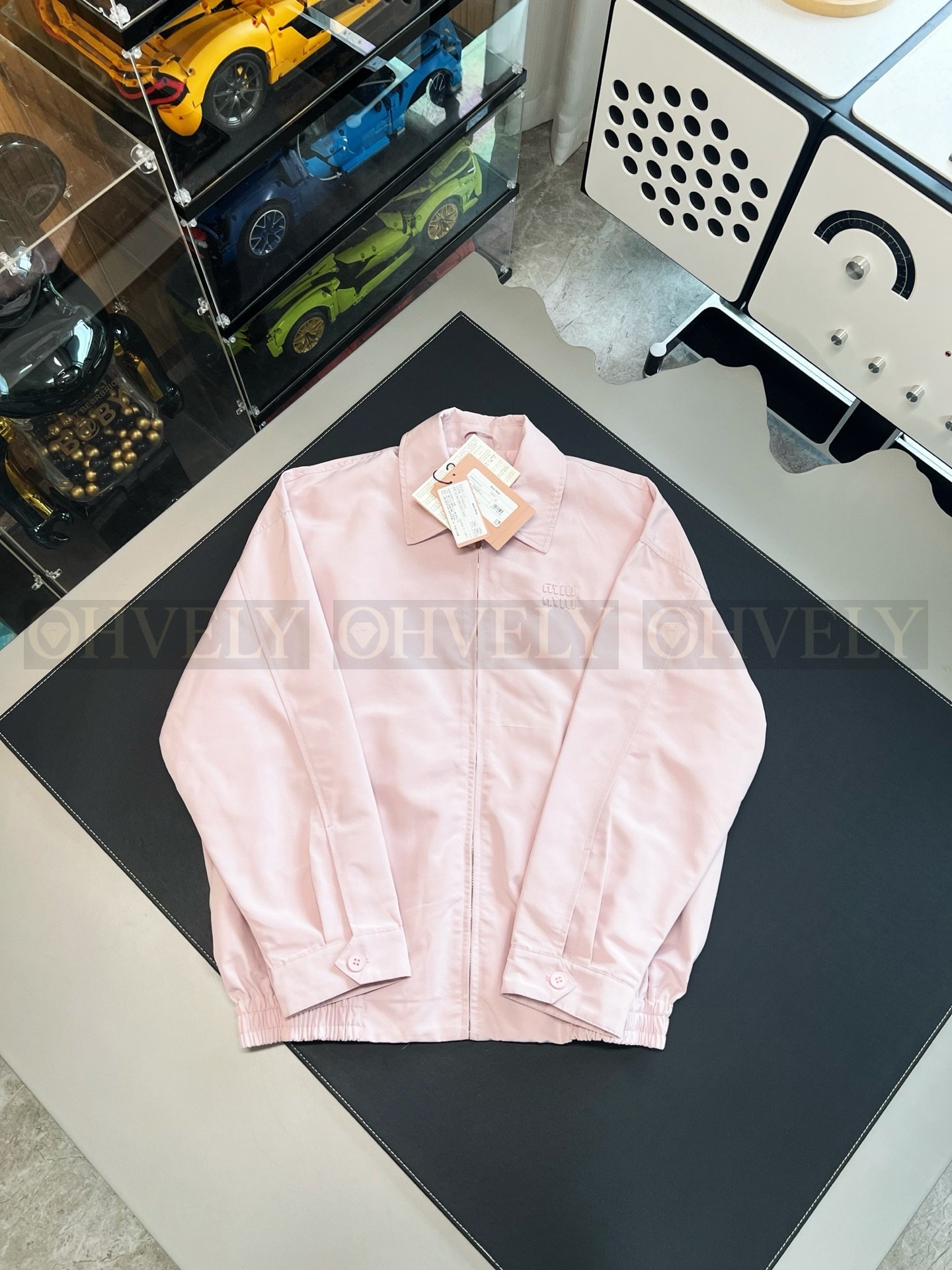 【 ZP버전 】MIU 자수 로고 라이트 핑크 아우터 상품 썸네일