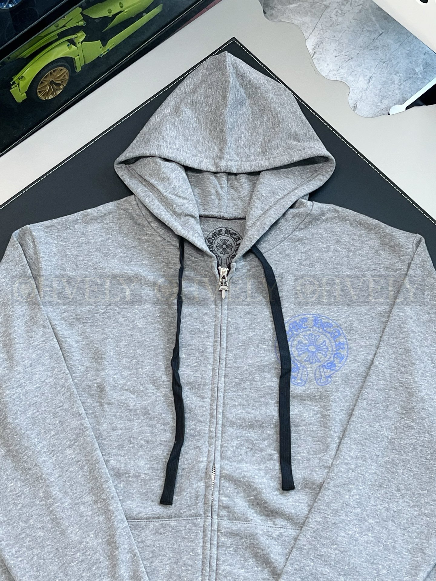 【 ZP버전 】크롬하츠 그레이 블루 바인 크로스 후드 집업 자켓 상품 썸네일