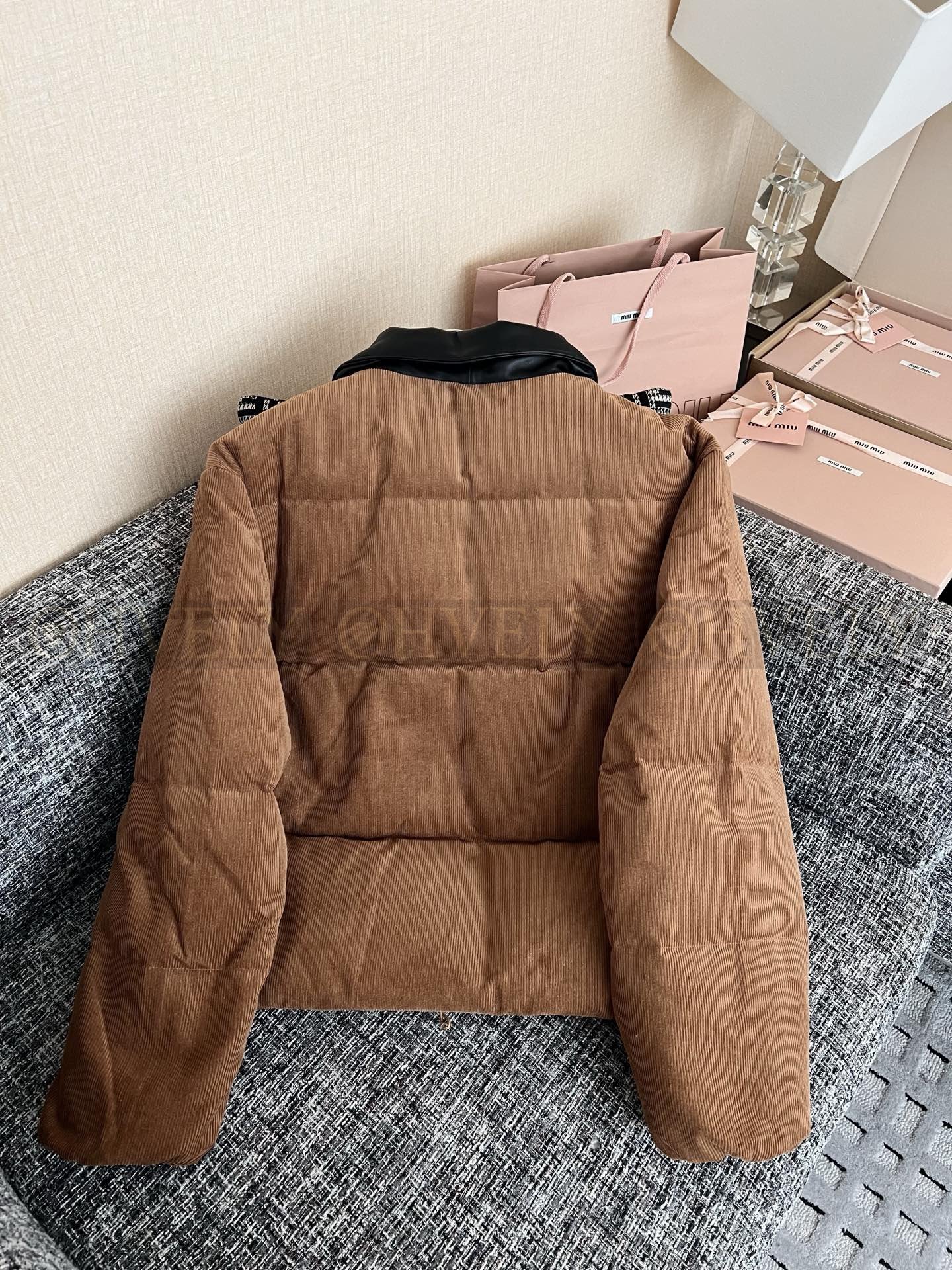 【 ZP버전 】MIU 코듀로이 가죽 카라 다운 점퍼 상품 썸네일