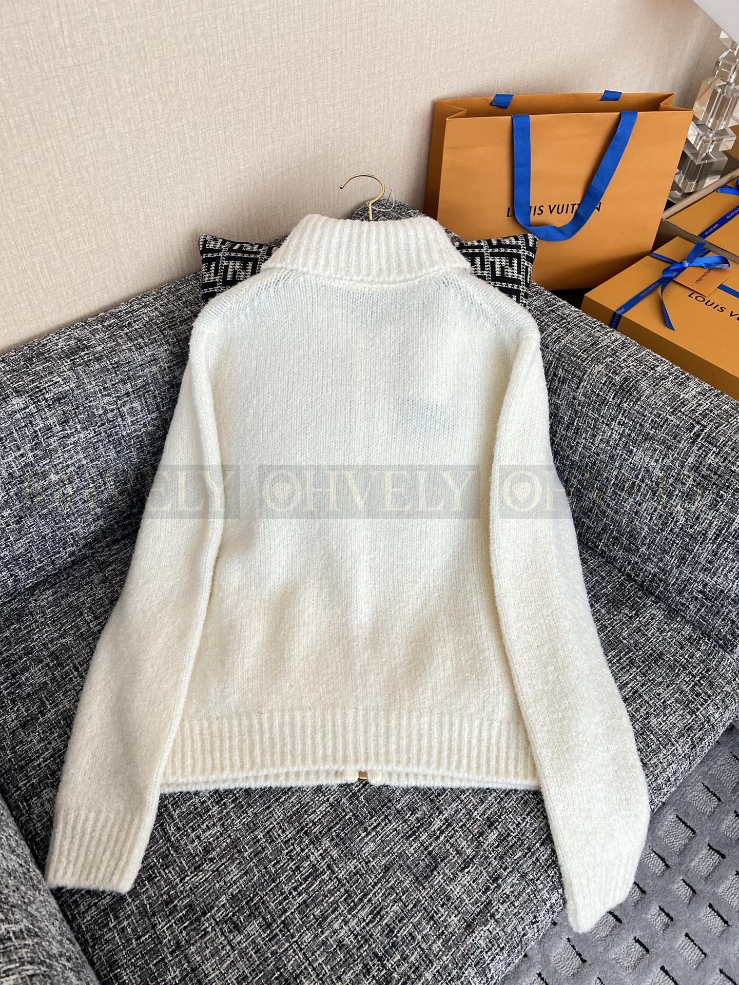 【 ZP버전 】LV 크림화이트 울 혼방 집업 니트 자켓 상품 썸네일