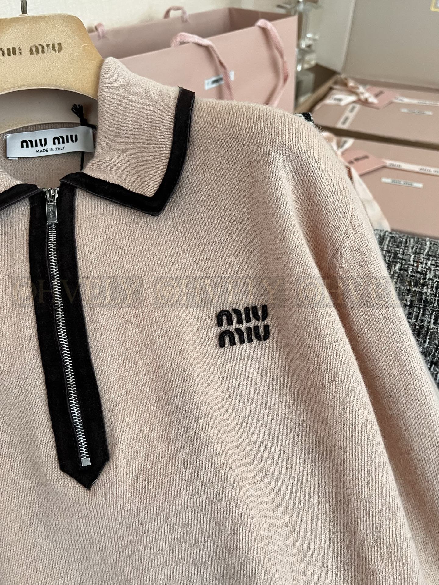 【 ZP버전 】MIU 밀크티 하프 집업 니트 스웨터 상품 썸네일