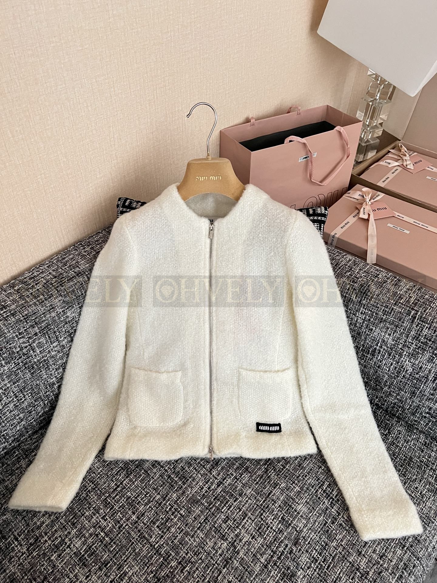【 ZP버전 】MIU 로고 포켓 울 집업 자켓 상품 썸네일