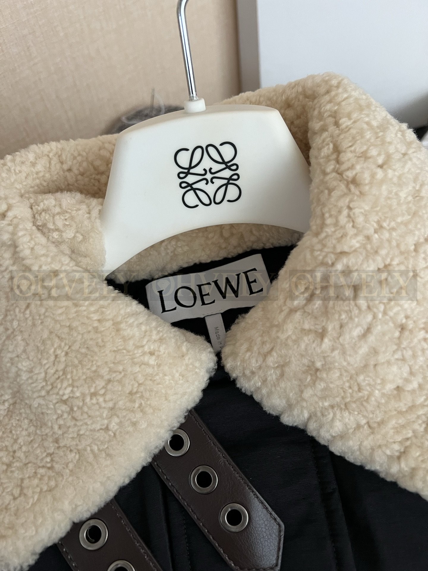 【 ZP버전 】LOW 퍼 카라 패치 블랙 다운 자켓 상품 썸네일