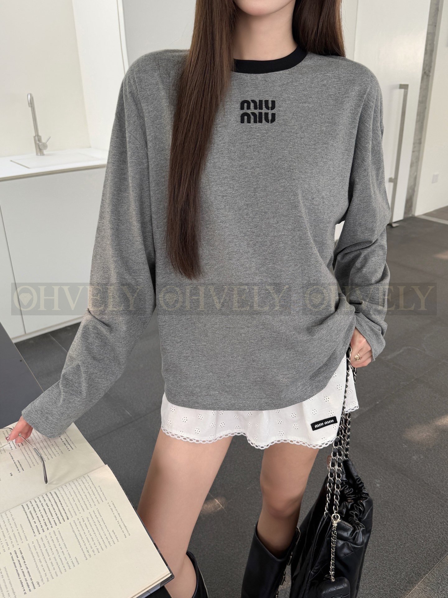【 ZP버전 】MIU 자수 로고 이너 긴팔 티셔츠 상품 썸네일