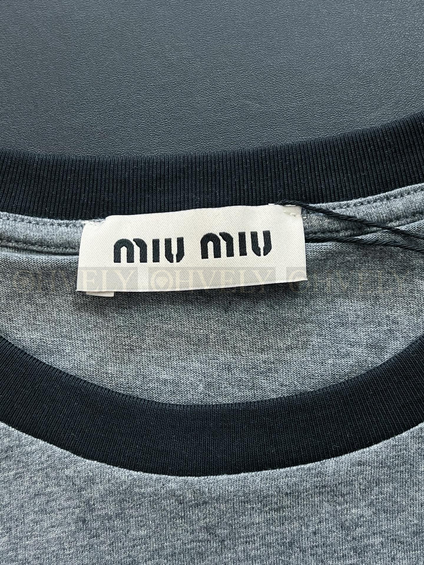 【 ZP버전 】MIU 자수 로고 이너 긴팔 티셔츠 상품 썸네일